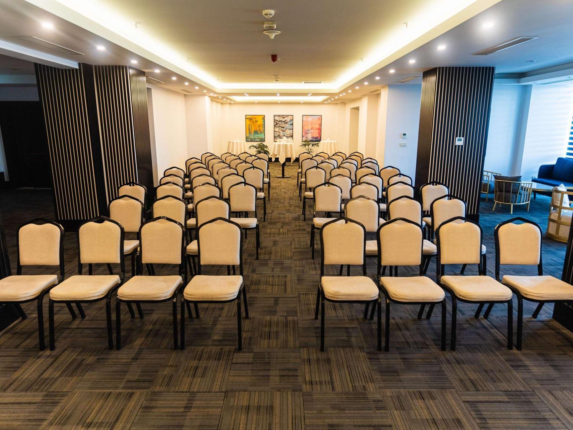 Mercure Baku City Екстериор снимка